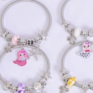 Kids Mermaid Stretch Metallic Silver Bracelet Pink w various charms.NEW in pkg